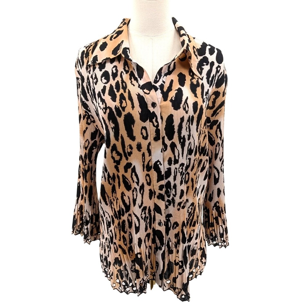 Leopard Print Pleated Blouse Cutout Hem Button Front Sz 1X mob wife